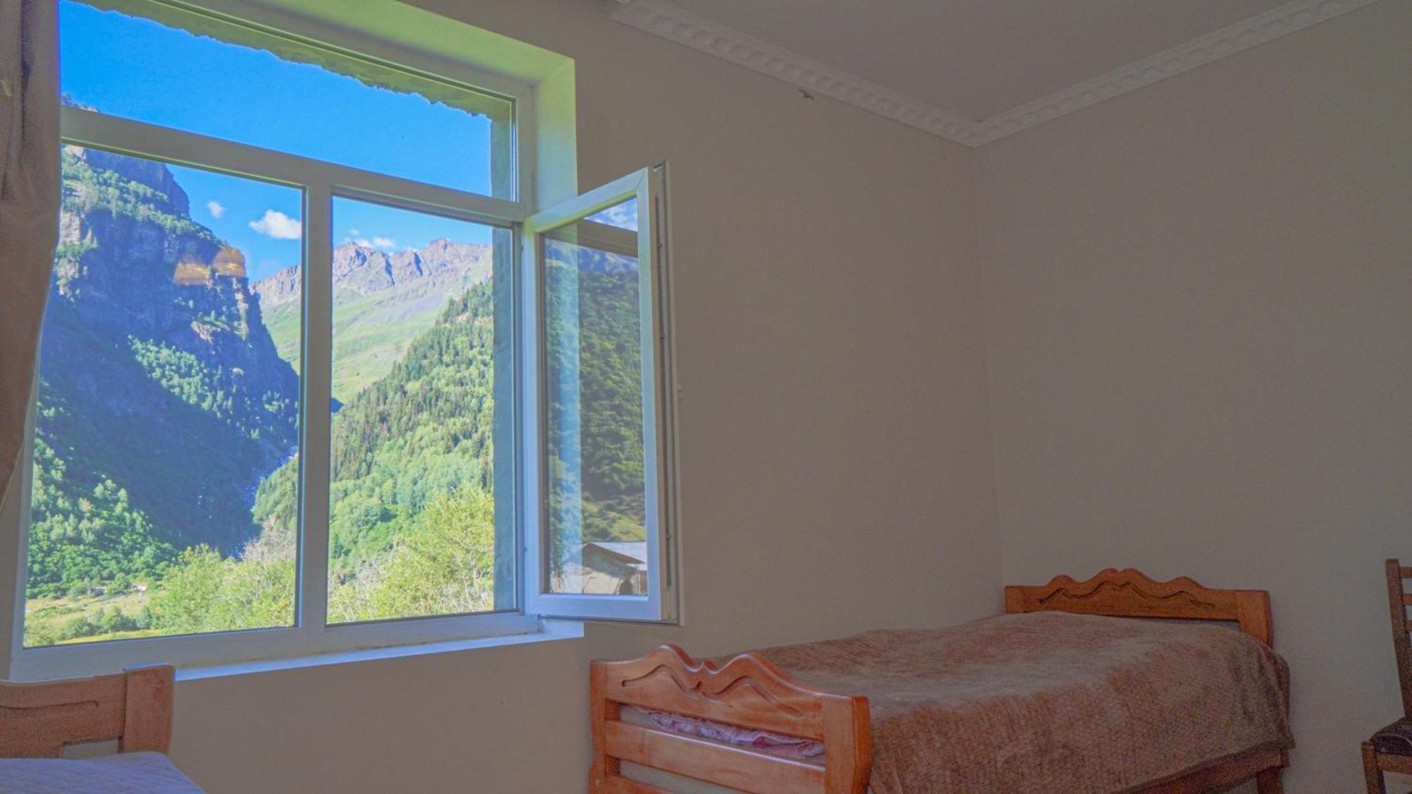 Givi Kakhiani'S Guesthouse Zhabeshi 外观 照片